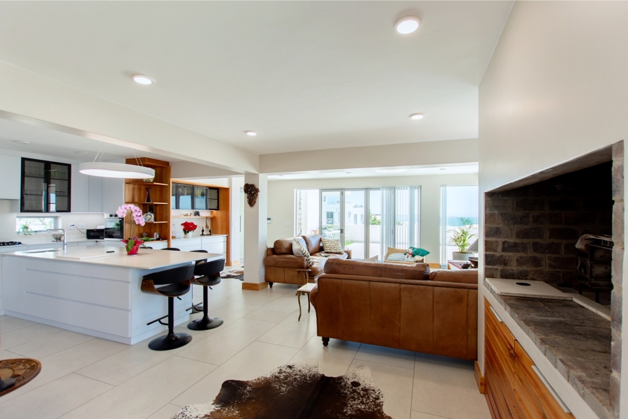 5 Bedroom Property for Sale in Paradise Beach Western Cape